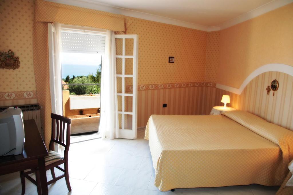Bed And Breakfast Casagalez Santa Domenica  Room photo